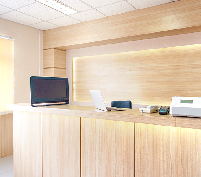 当院はおしりとおなかの診療に特化した、日帰り手術と内視鏡のクリニックです